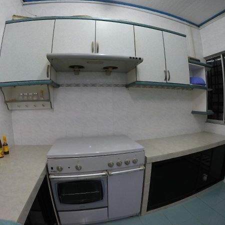 Little Blue House Kemaman Guesthouse Chukai Екстер'єр фото