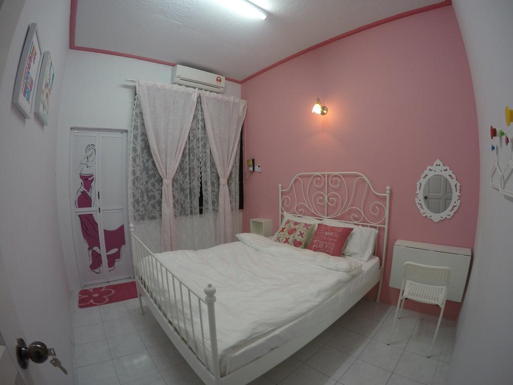 Little Blue House Kemaman Guesthouse Chukai Екстер'єр фото