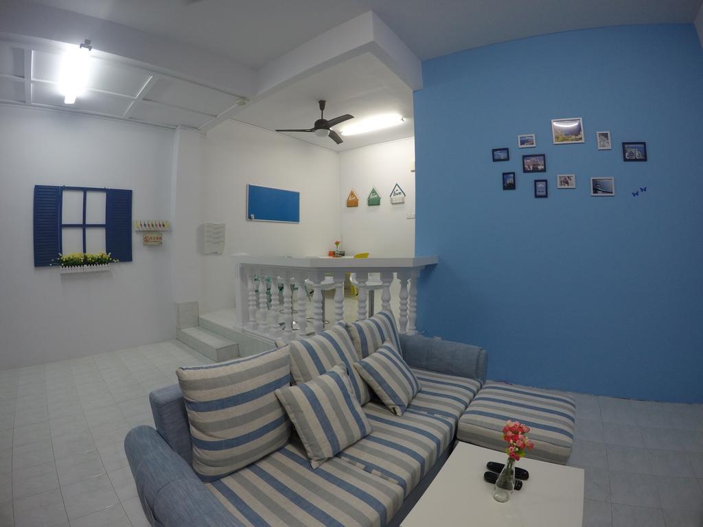 Little Blue House Kemaman Guesthouse Chukai Екстер'єр фото